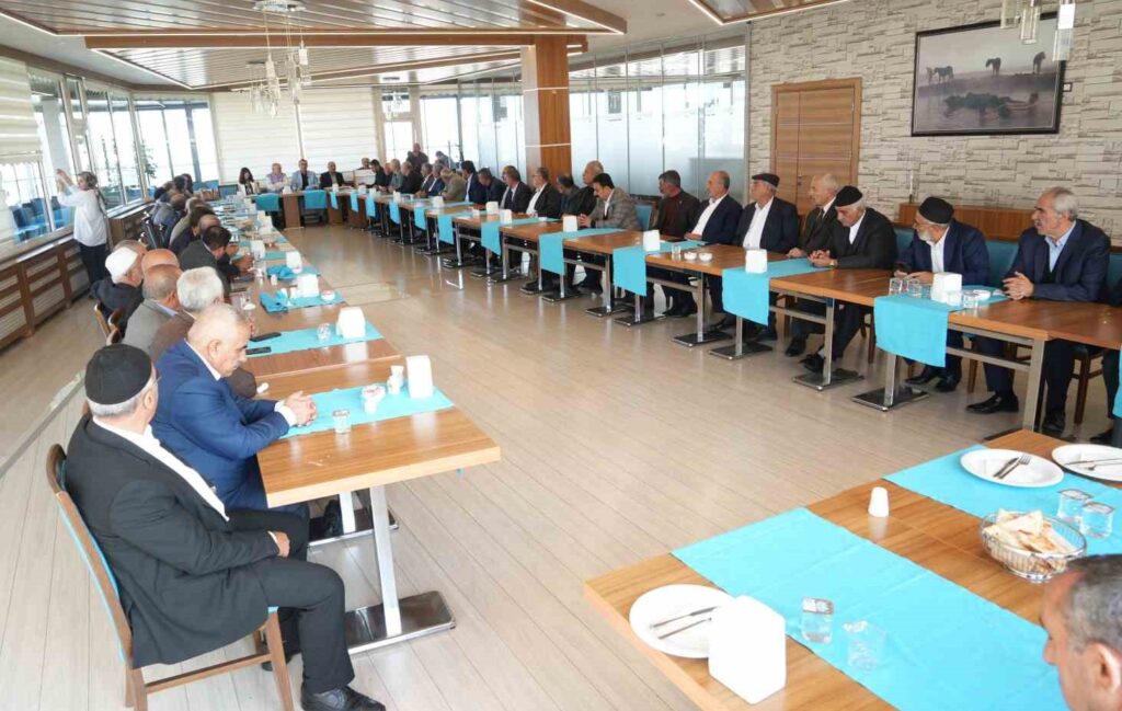 Muş'ta 'Terörsüz Türkiye' Buluşması: Kanaat Önderlerinden Sürece Tam Destek musta terorsuz turkiye bulusmasi kanaat onderlerinden surece tam destek habermeydan e1791383841887