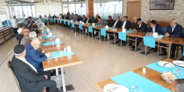 Muş'ta 'Terörsüz Türkiye' Buluşması: Kanaat Önderlerinden Sürece Tam Destek Muş’ta ‘Terörsüz Türkiye’ Buluşması: Kanaat Önderlerinden Sürece Tam Destek
