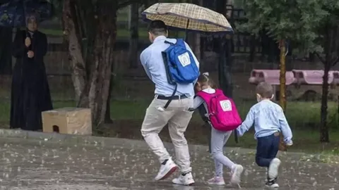 İstanbul Valiliği duyurdu: 16 Ekim Cuma günü okullar tatil edildi okullar tatil mi habermeydan