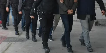 81 ilde aranan şahıslara operasyon: 912 kişi yakalandı 81 ilde aranan şahıslara operasyon: 912 kişi yakalandı