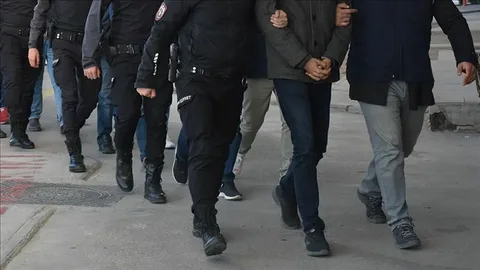 81 ilde aranan şahıslara operasyon: 912 kişi yakalandı operasyon6 habermeydan