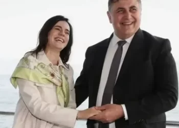 Cemil Tugay’ın eşi Öznur Tugay kimdir? Ne iş yapıyor? Cemil Tugay’ın eşi Öznur Tugay kimdir? Ne iş yapıyor?