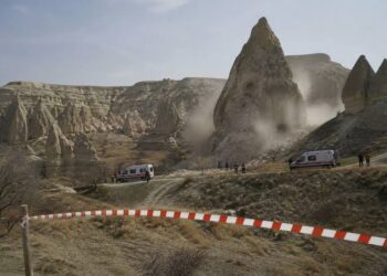 Kapadokya’da peribacası çöktü: Ölü ve yaralılar var