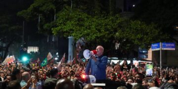 Brezilya’da seçimi Lula da Silva kazandı
