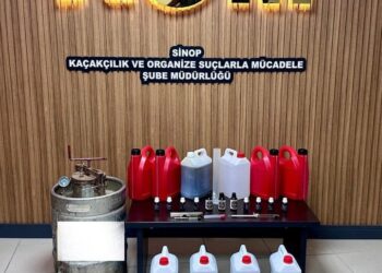 Sinop Gerze'de Sahte Alkol Operasyonu: 1 Kişi Yakalandı Sinop Gerze’de Sahte Alkol Operasyonu: 1 Kişi Yakalandı