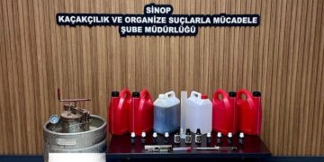 Sinop Gerze'de Sahte Alkol Operasyonu: 1 Kişi Yakalandı Sinop Gerze’de Sahte Alkol Operasyonu: 1 Kişi Yakalandı