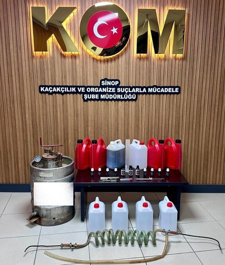 Sinop Gerze'de Sahte Alkol Operasyonu: 1 Kişi Yakalandı sinop gerzede sahte alkol operasyonu 1 kisi yakalandi habermeydan e1791294671693