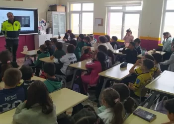 Sinop Türkeli'de, Minik Öğrencilere Hayat Kurtaran Trafik Eğitimi! Sinop Türkeli’de, Minik Öğrencilere Hayat Kurtaran Trafik Eğitimi!