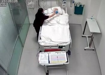 Sinop'ta, Yaşlı Hastaya Şiddet İddiasıyla Hemşire Tutuklandı! Sinop’ta, Yaşlı Hastaya Şiddet İddiasıyla Hemşire Tutuklandı!