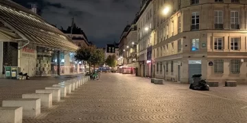 Fransa’da sokağa çıkma yasağı yargıya taşındı Fransa’da sokağa çıkma yasağı yargıya taşındı