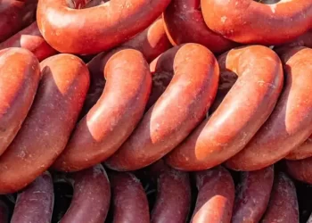 Bakanlık tek tek ifşa etti: 14 sucuk markasında uygunsuzluk!