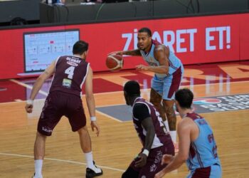 Trabzonspor, Bordo Bandırma'yı Parkede Devirdi Trabzonspor, Bordo Bandırma’yı Parkede Devirdi