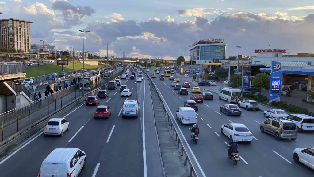 İstanbul’da yağış sonrası trafik normale döndü trafik habermeydan