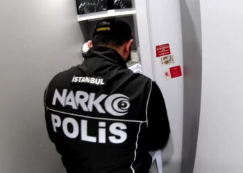 İstanbul merkezli 13 ilde uyuşturucu operasyonu: 42 şüpheli yakalandı İstanbul merkezli 13 ilde uyuşturucu operasyonu: 42 şüpheli yakalandı
