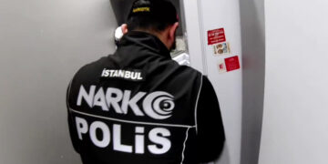 İstanbul merkezli 13 ilde uyuşturucu operasyonu: 42 şüpheli yakalandı İstanbul merkezli 13 ilde uyuşturucu operasyonu: 42 şüpheli yakalandı