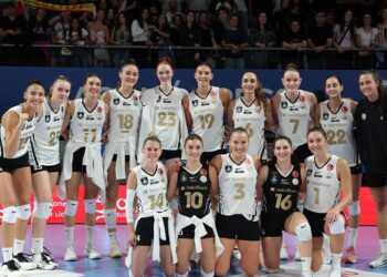 VakıfBank, Göztepe Deplasmanında Set Vermedi! VakıfBank, Göztepe Deplasmanında Set Vermedi!